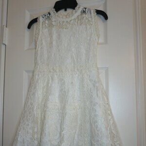 Off white sleeveless lace dress size 7